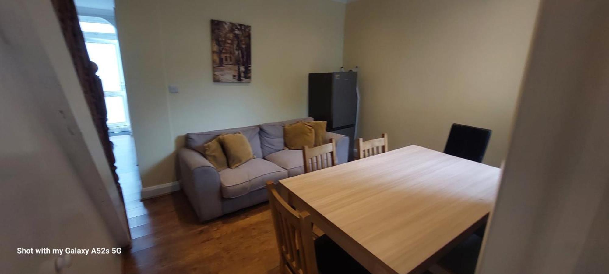 Three Bedroom House Lancaster Road 런던 외부 사진